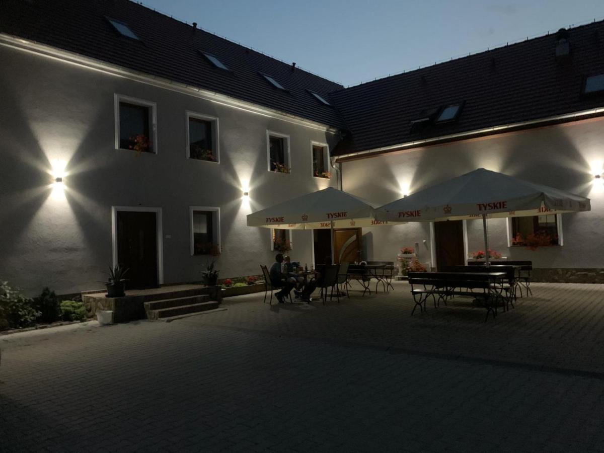 Zajazd Zacheta Kamienna Gora Esterno foto