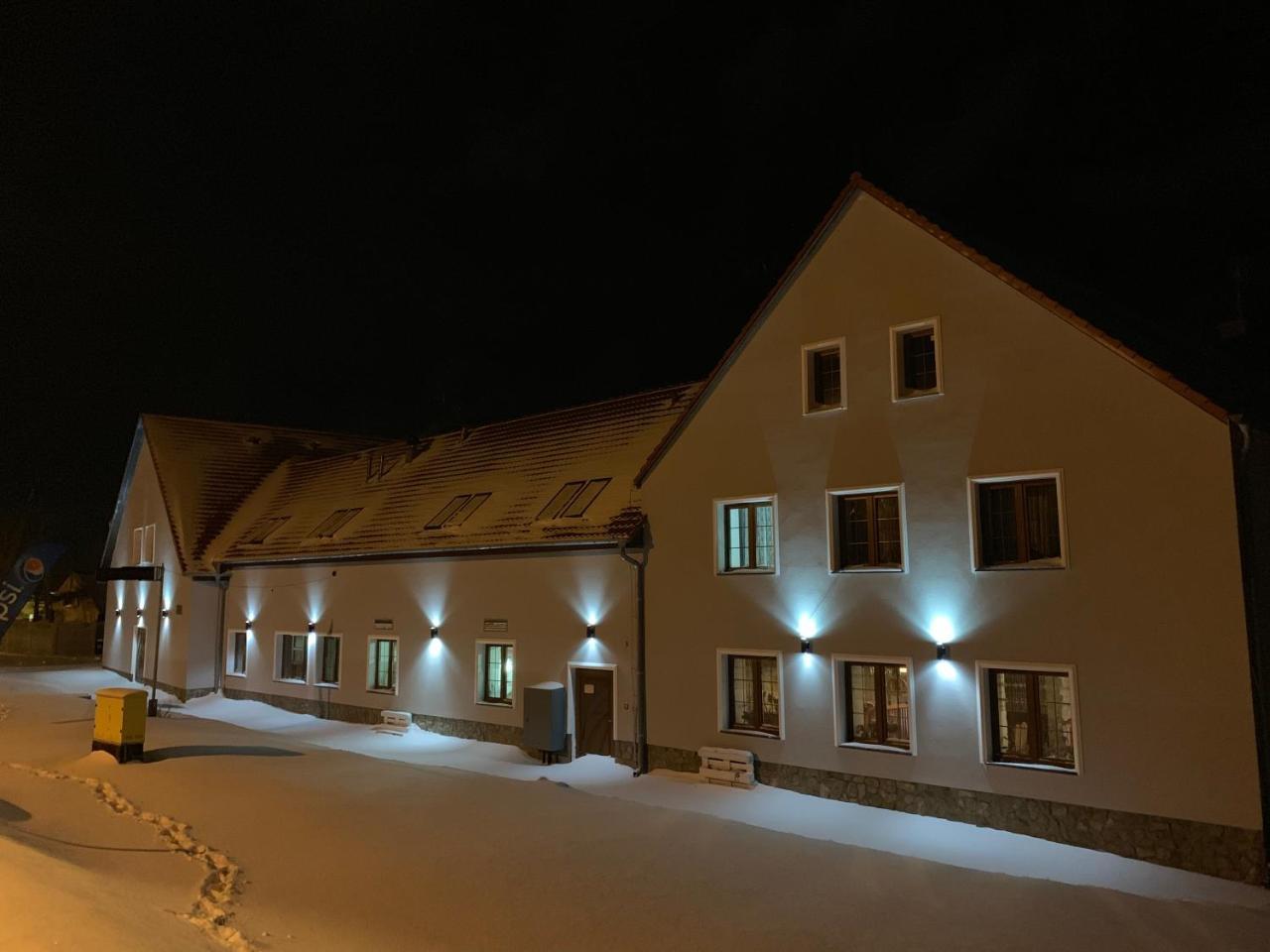 Zajazd Zacheta Kamienna Gora Esterno foto
